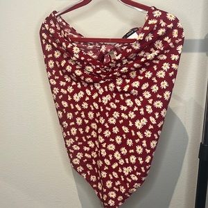 Rouched neckline scarf style tie top with sunflowers